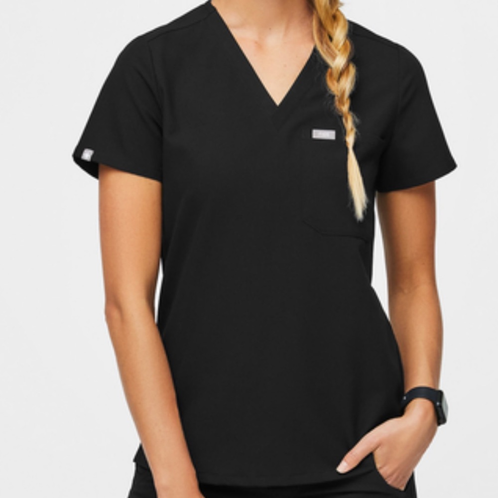 Figs scrub top